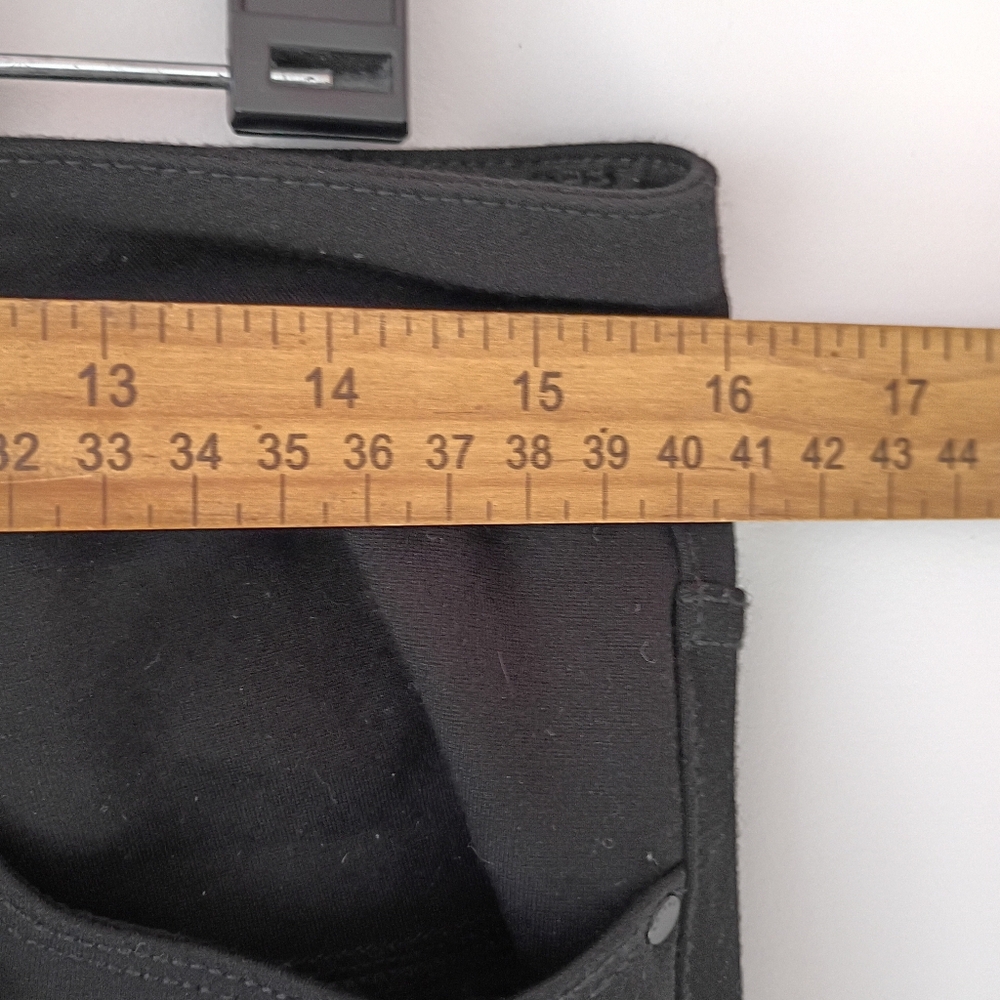 Chicos Black Straight Leg Pants Womens Size 1R‎ US Size 8 Comfort Stretch - Picture 4 of 9
